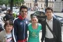 Los Jonas Brothers se dan tiempo para estar con sus fans en Londres