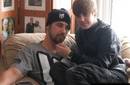 Justin Bieber muestra una foto con su padre