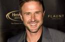 David Arquette abandona centro de rehabilitación