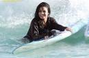 Vanessa Hudgens surfea en Hawaii