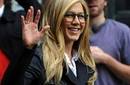 Jennifer Aniston luce sexy con 'Vintage Eyewear'