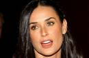 Demi Moore hace todo para verse más joven