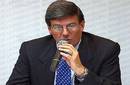 Ministro Rafael Rey critica a Lourdes Flores Nano