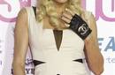 Paris Hilton presume cuerpazo por gimnasio