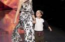 Hijo de Gwen Stefani impacta en la pasarela