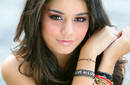 Vanessa Hudgens pasa sus noches en Bar Gay