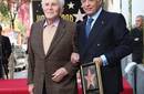 Kirk Douglas asiste al Paseo de la Fama con Zubin Mehta