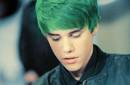 Justin Bieber se tiñe el cabello de verde