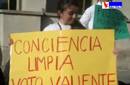 Peruanos manifiestan contra candidatura de Keiko Fujimori en Francia