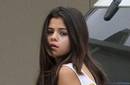 Selena Gomez fue intoxicada por una Fan de Justin, segun otras fuentes.