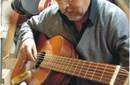 Germán Falcón Rodriguez, inventor de la guitarra cromática peruana, es víctima de una penosa enfermedad de pronóstico reservado