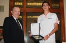 EMOTIVO HOMENAJE A CAMPEÓN MUNDIAL DE SQUASH DIEGO ELÍAS DEL CLUB TERRAZAS
