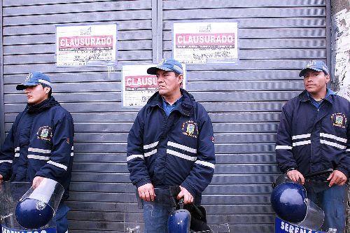 La Municipalidad del Rímac en importante operativo desalojó a numerosos comerciantes de Caquetá