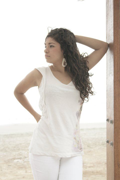 Joven modelo Daniela Sirena Villegas deslumbra el lente de generaccion.com con su deslumbrante belleza
