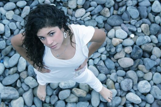 Joven modelo Daniela Sirena Villegas deslumbra el lente de generaccion.com con su deslumbrante belleza