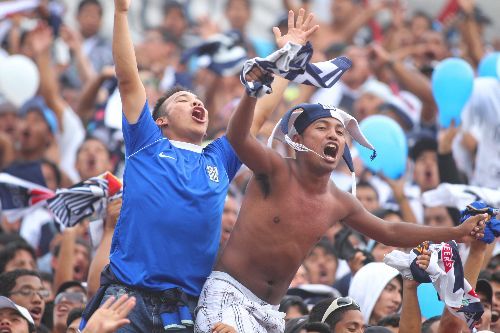 Vibrante partido entre los equipos Alianza Lima y Juan Aurich de Chiclayo, en el Estadio Matute.