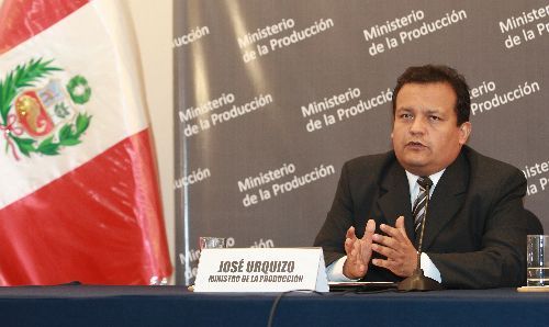 El nuevo Ministro de la Producción José Urquizo dando sus primeras declaraciones.