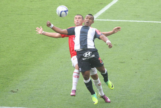 Juan Aurich de Chiclayo se coronó campeón por primera vez en su historia al vencer por penales al Alianza Lima en el Estadio Nacional.