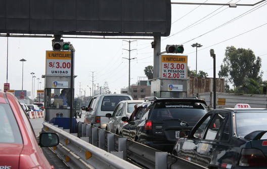 La Munipalidad de Lima anunció que el pago por peaje se hará con tarjetas electrónicas.