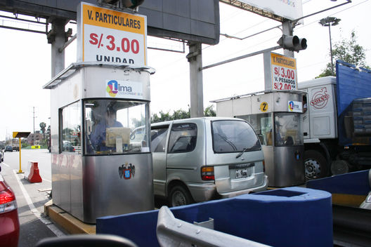 La Munipalidad de Lima anunció que el pago por peaje se hará con tarjetas electrónicas.