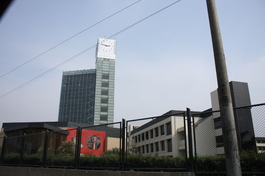Exteriores de la Universidad de Lima, entidad educativa especializada en carreras de comunicación.