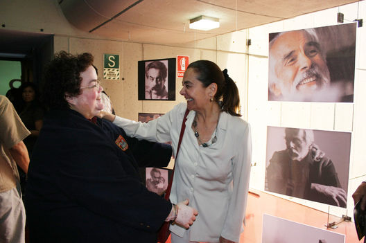 Un merecido homenaje póstumo recibió el maestro y cineasta Armando Robles Godoy en la explanada del Museo de la Nación