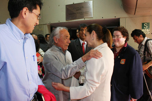 Un merecido homenaje póstumo recibió el maestro y cineasta Armando Robles Godoy en la explanada del Museo de la Nación