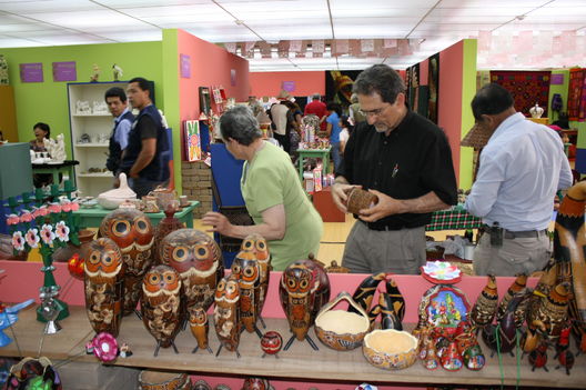 Gran exposición de artesanos Ruraq Maki, bellas piezas elaboradas a mano, se inaugura hoy en el Museo de la Nación.