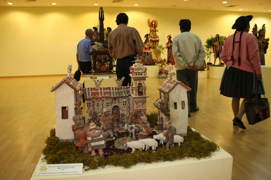 XIX Premio Nacional Inti Raymi de Arte popular 2011 en la explanada del Museo de Nación