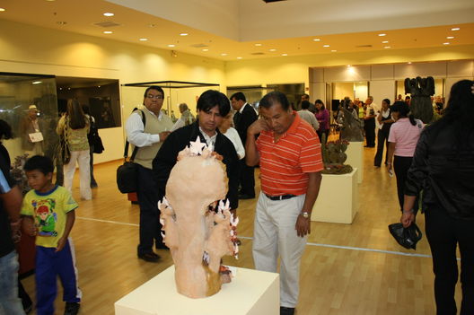 XIX Premio Nacional Inti Raymi de Arte popular 2011 en la explanada del Museo de Nación