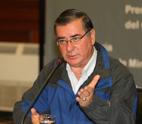 Premier Óscar Valdés se reunió con líderes de organizaciones sociales en Cajamarca.