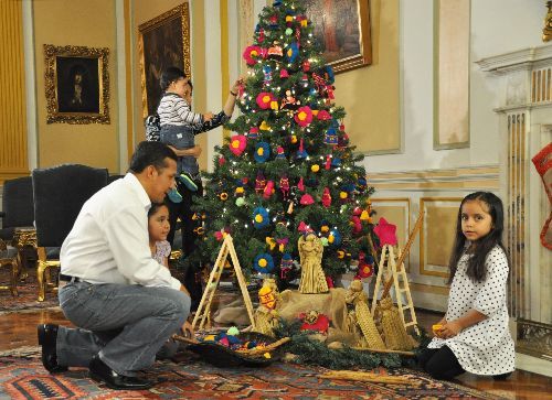 El presidente Ollanta Humala y la Primera Dama, Nadine Heredia, asisten a concierto de música peruana en Palacio de Gobierno