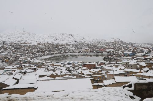 Una intensa nevada sorprendió a pobladores de cerro de Pasco