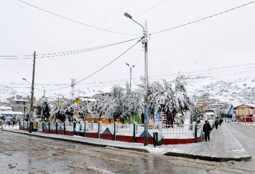 Una intensa nevada sorprendió a pobladores de cerro de Pasco