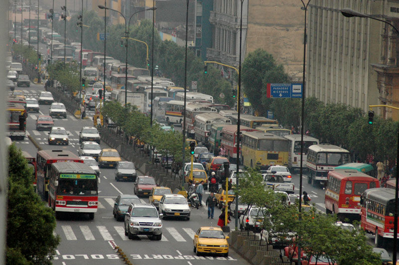 La avenida Abancay es una de las avenidas con mayor transporte urbano en todo Lima
