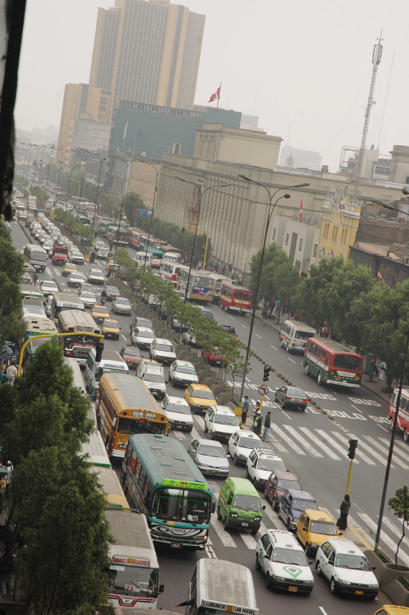 La avenida Abancay es una de las avenidas con mayor transporte urbano en todo Lima