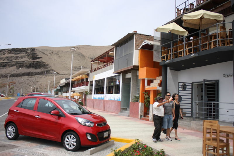 Playa La Herradura se queda sin arena y en su lugar ahora solo han quedado piedras y más piedras