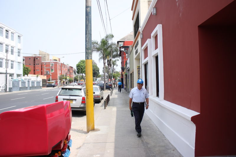 Imágenes de la transitada avenida Miguel Grau en Barranco