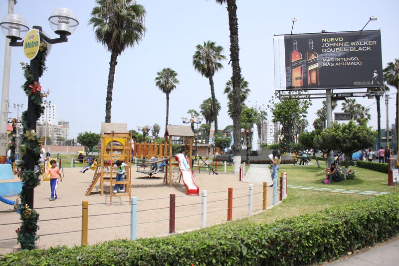 Disfrute un divertido día de campo en el Parque de la Familia Manuel Montero Bernales en Barranco.