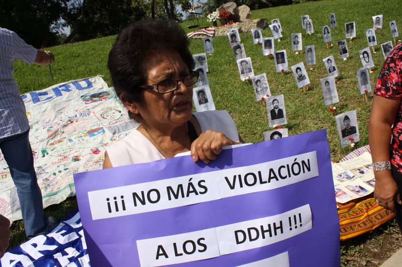 En el monumento del Ojo que Llora aún se percibe la tristeza latente en los rostros de los deudos