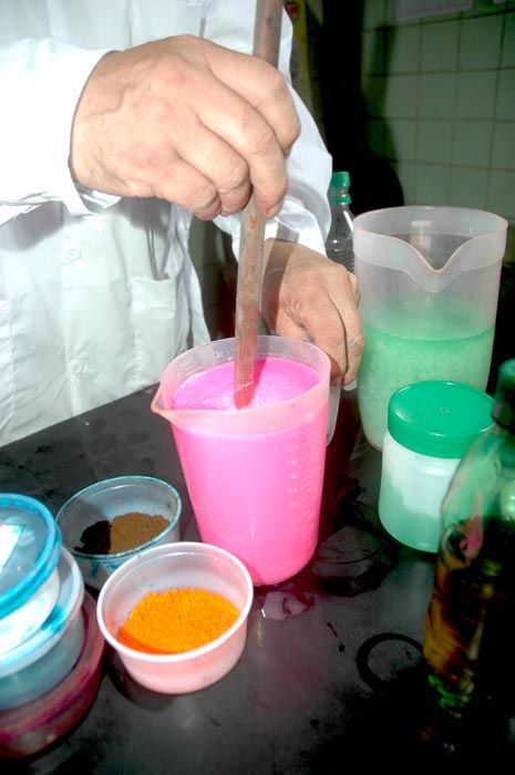 Sepa cómo elaborar productos de limpieza y de tocador