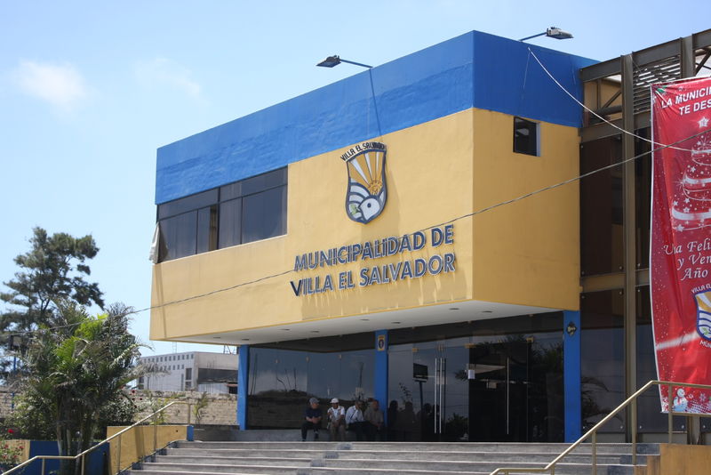 Renovada sede de la municipalidad del pujante distrito de Villa Salvador