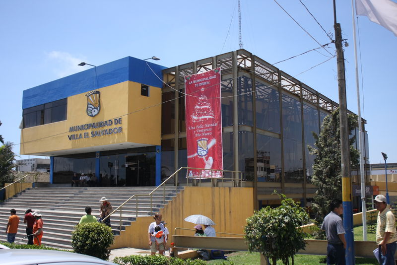 Renovada sede de la municipalidad del pujante distrito de Villa Salvador