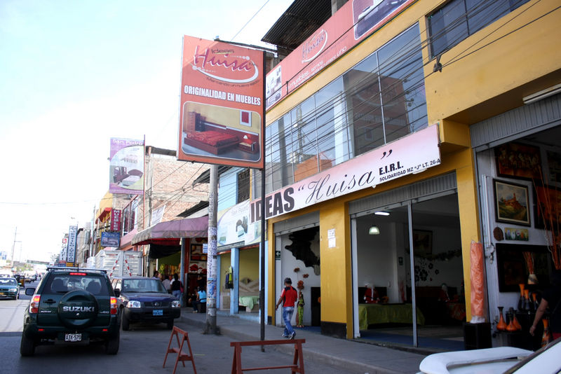 El Parque Industrial es el emporio comercial dedicado a la venta de muebles en Villa El Salvador. Bueno, bonito y barato.
