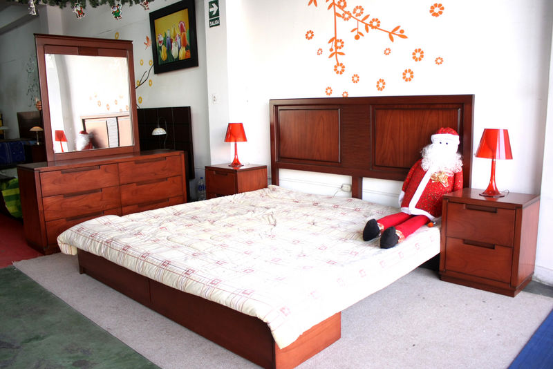 El Parque Industrial es el emporio comercial dedicado a la venta de muebles en Villa El Salvador. Bueno, bonito y barato.