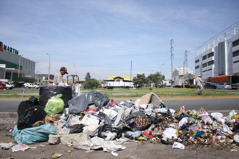 La acumulación de basura produce gran contaminación ambiental en el distrito de Villa El Salvador