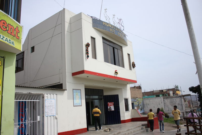 Vistas de la Municipalidad de Mi Perú en el populoso distrito de Ventanilla