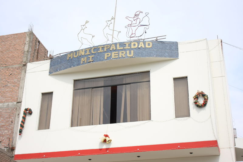 Vistas de la Municipalidad de Mi Perú en el populoso distrito de Ventanilla