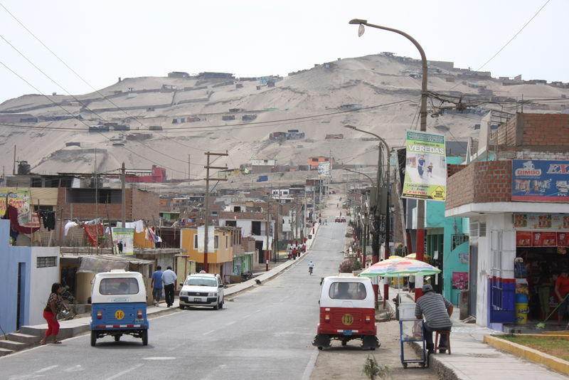Vistas de la Municipalidad de Mi Perú en el populoso distrito de Ventanilla