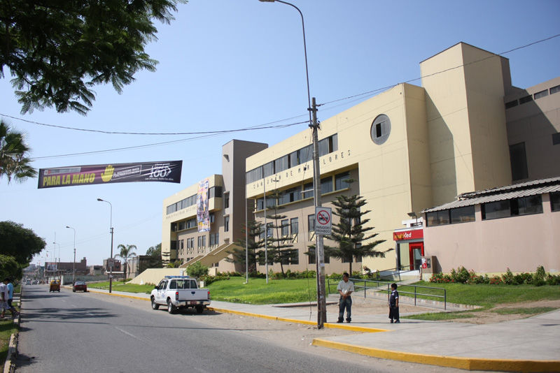 Renovada y moderna sede de la municipalidad del distrito de San Juan de Miraflores